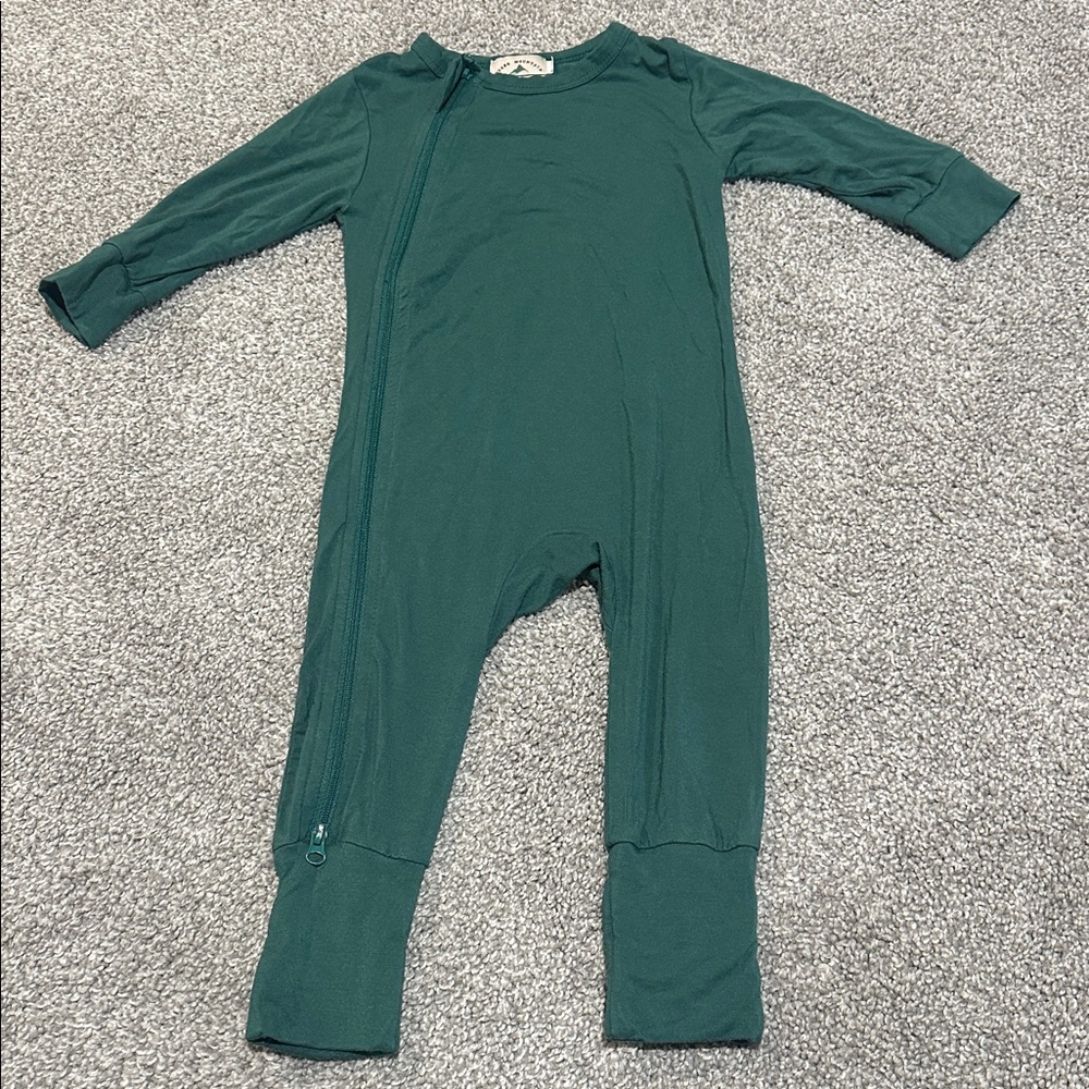 Boutique‎ Brand Small Shop Bamboo Sleeper forest green color 6-12 months